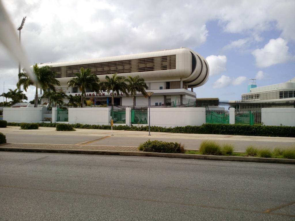 Spacious Colonial Bridgetown Luaran gambar